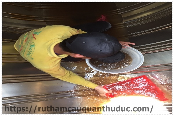 Vệ sinh bồn nước inox
