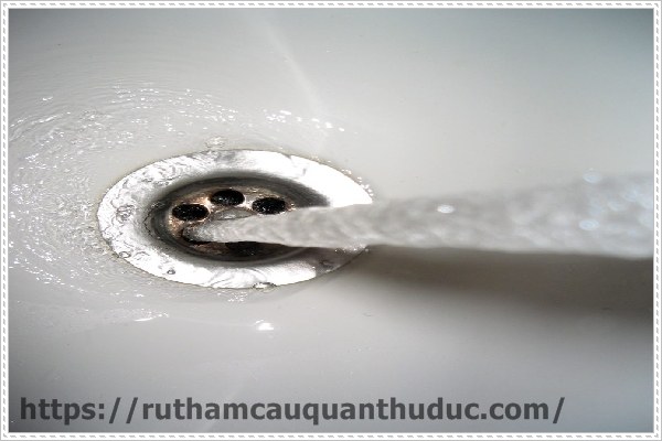 Khử mùi hôi cống khi trời mưa hiệu quả