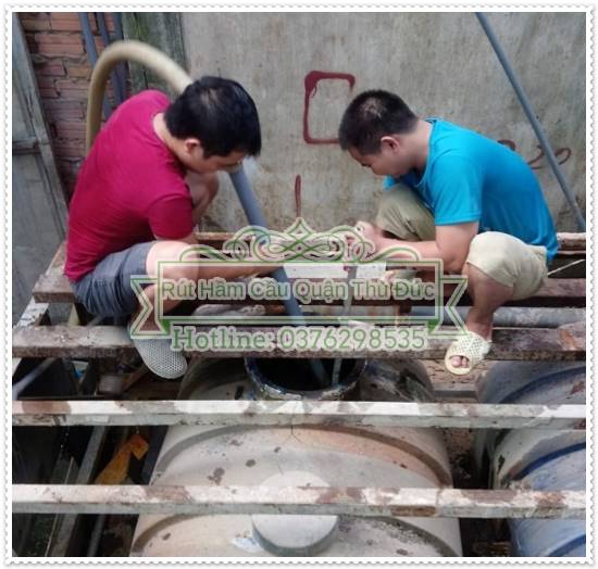 Bồn chưa nước sửa chữa không cho bị rò rỉ