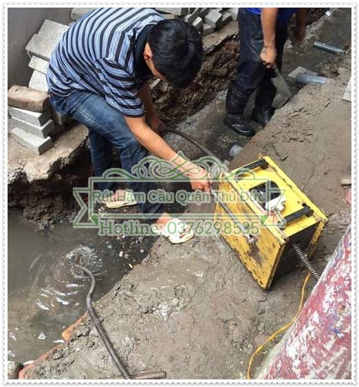 Bể phốt bồn cầu đã đầy mà chưa được hút