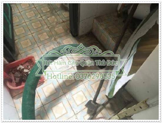 Các cách giải quyết thông bồn cầu hiệu quả