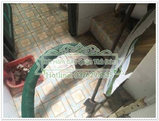 Ống tho&aacute;t kh&iacute; gặp vấn đề khi c&oacute; vật cản