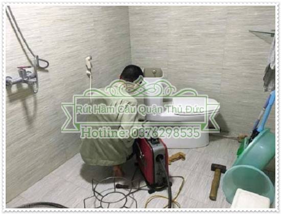Những ảnh hưởng khi bồn cầu c&oacute; tiếng k&ecirc;u ục ục