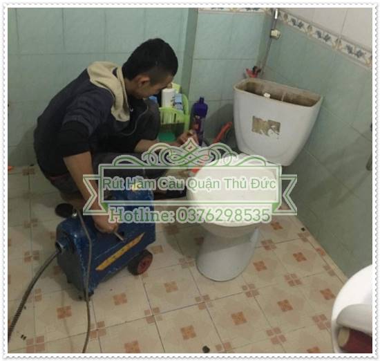 Ống thoát khi đã bám lâu ngày bị nghẹt