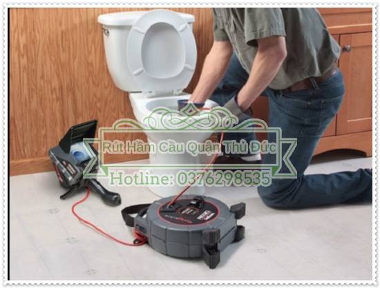 Từng bước thực hiện băng keo bồn cầu