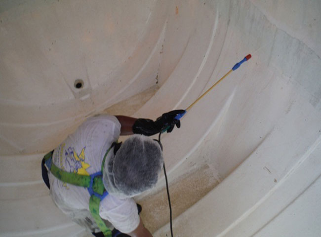 Dịch vụ vệ sinh bồn nước quận Thủ Đức chuy&ecirc;n nghiệp tại Quốc Tuấn