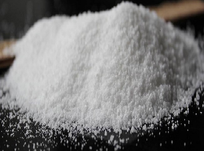 Dùng muối thông ống cống bị nghẽn